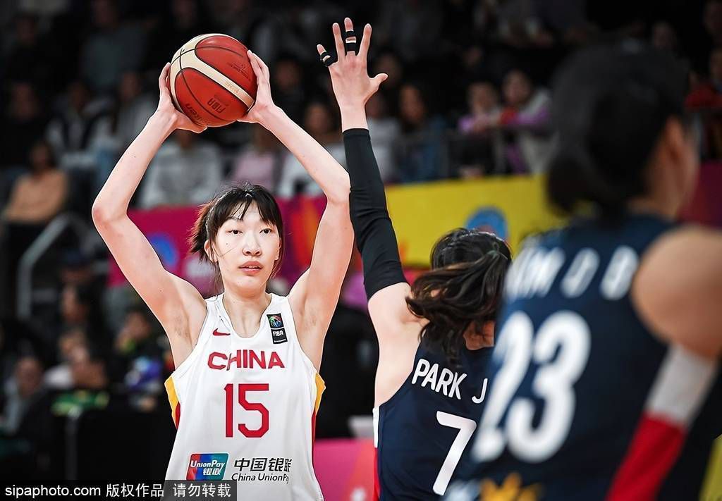 自从他上任以来，曼联改变了之前在转会市场上不成功的做法，并允许他更多参与转会决策。